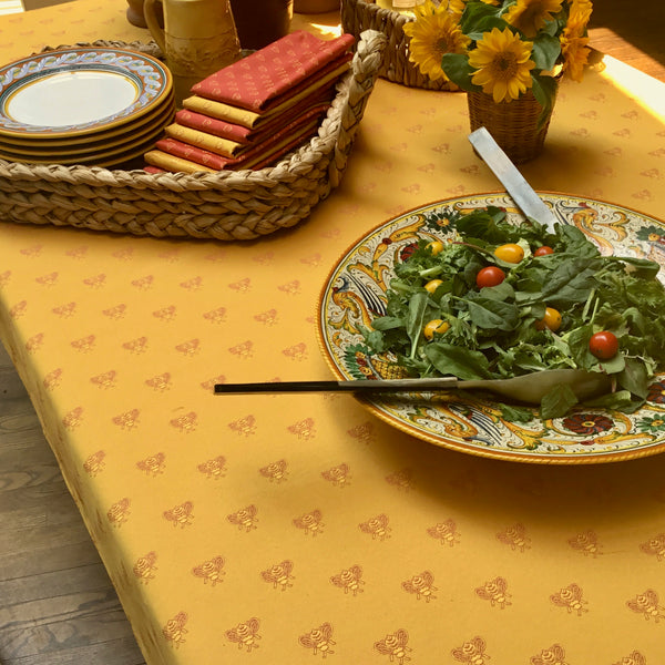 Maya Bee Jacquard Tablecloth