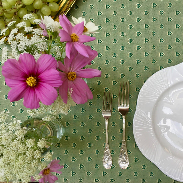 Small Bee Jacquard Tablecloth