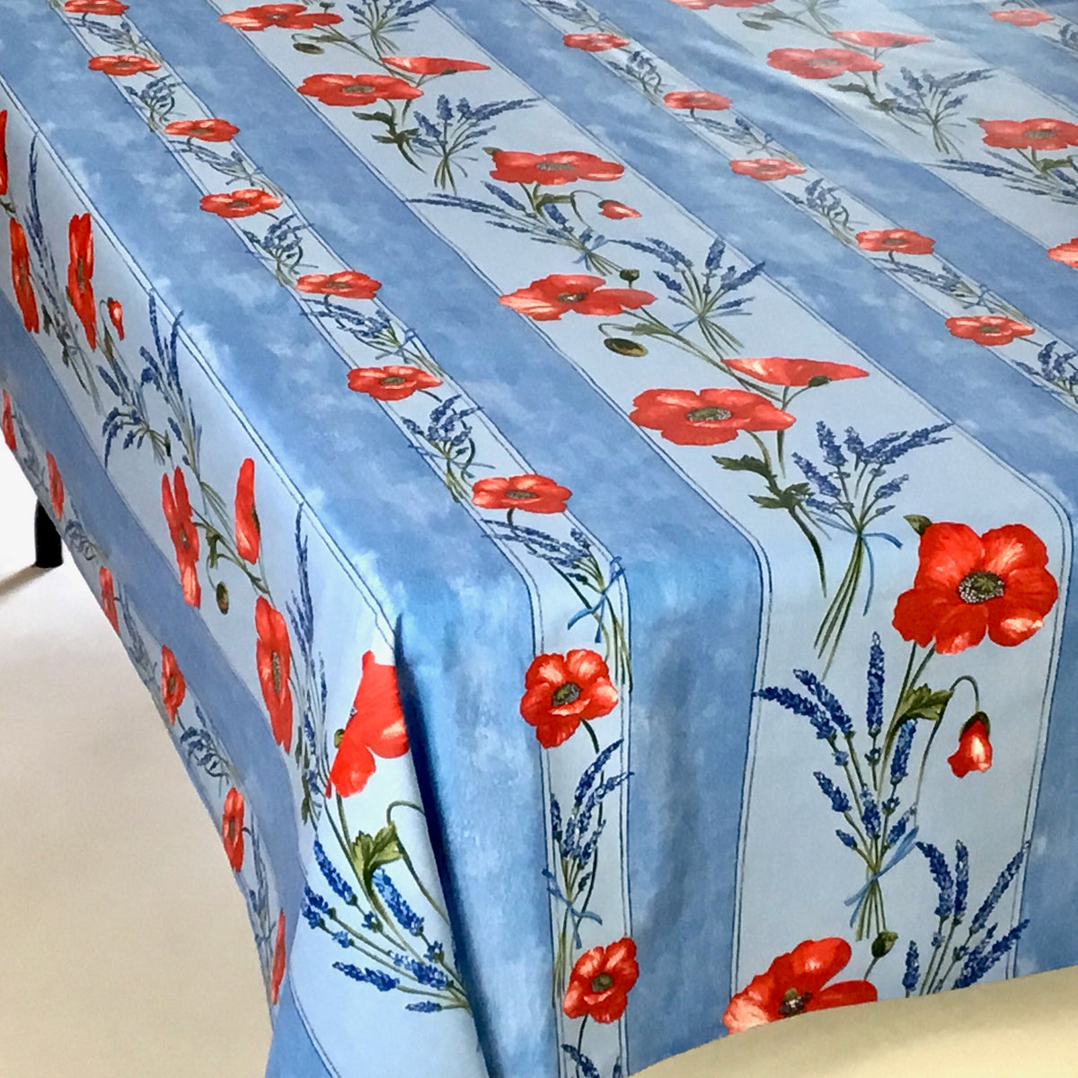 L' hot Ensoleillade French Red Poppies and Lilacs Oblong 60 x 96 Cotton Tablecloth and 6 Matching Napkins Made in France- floral tablecloth