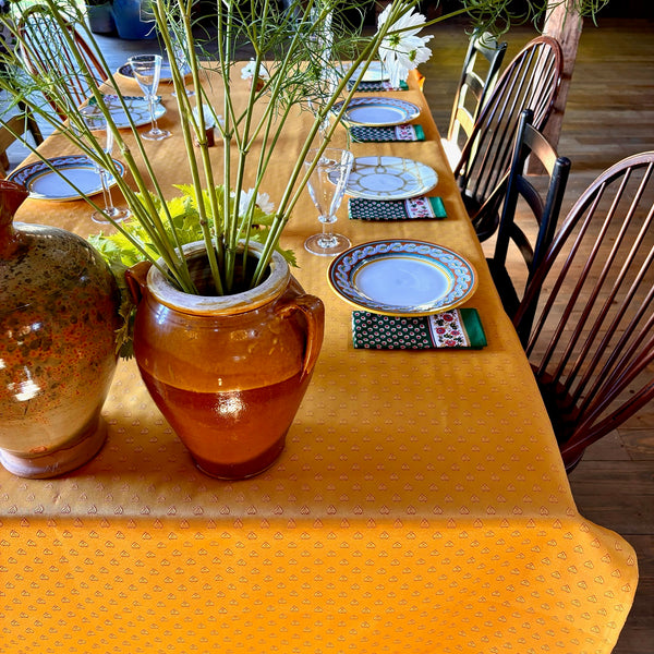 Small Bee Jacquard Tablecloth