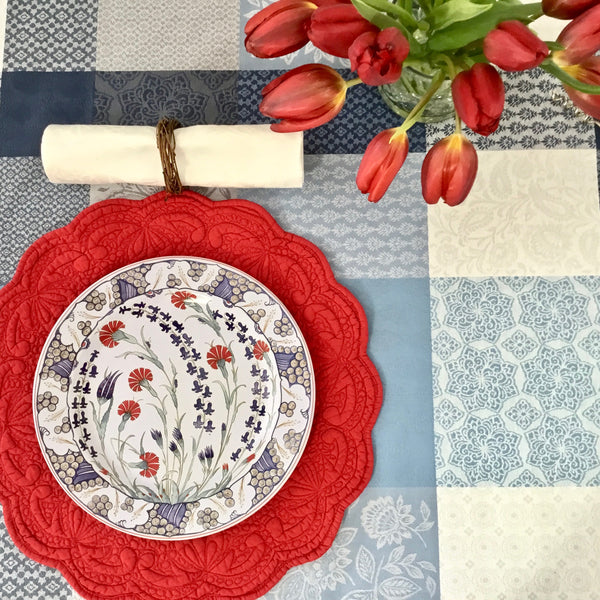 Placemat, Quilted Round, Red