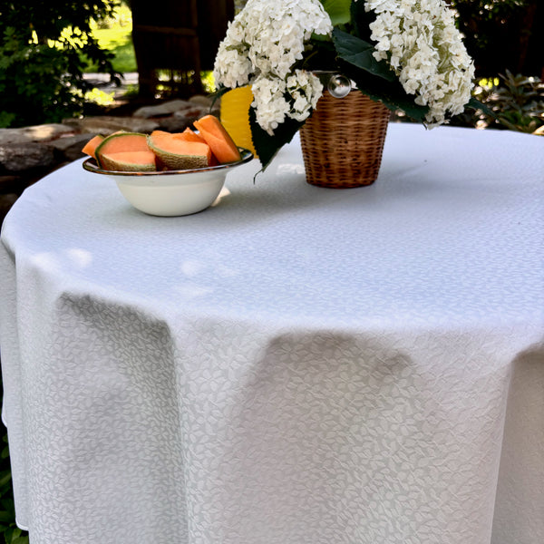 Ribalta Petals White Acrylic-Coated Round Tablecloth