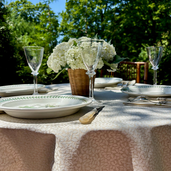 Ribalta Petals Linen Acrylic-Coated Round Tablecloth