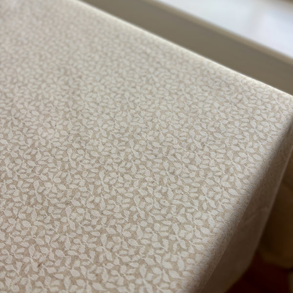 Ribalta Petals Linen Acrylic-Coated Tablecloth