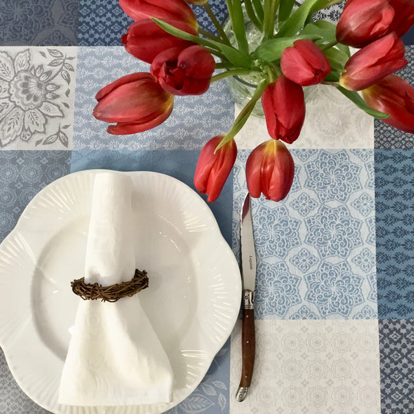 Sisteron Patch Jacquard Acrylic-Coated Tablecloth