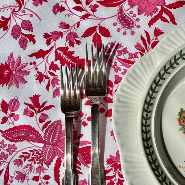 Versailles Rose Acrylic-Coated Round Tablecloth